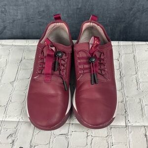 Clove (with Love) Women’s sz 9/Men’s 7.5 Royal Maroon Nursing Sneakers